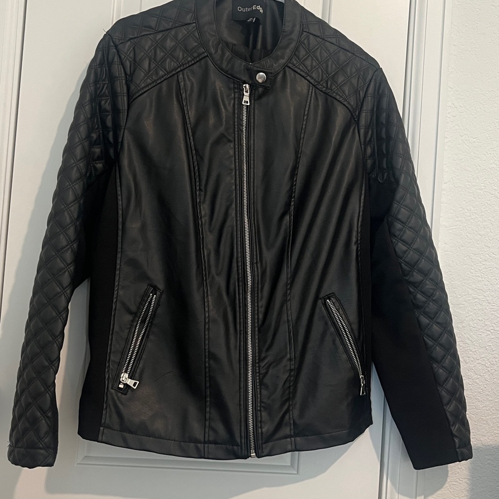 Cutter & Buck Black Quilted Jacket - Picture 7 of 9
